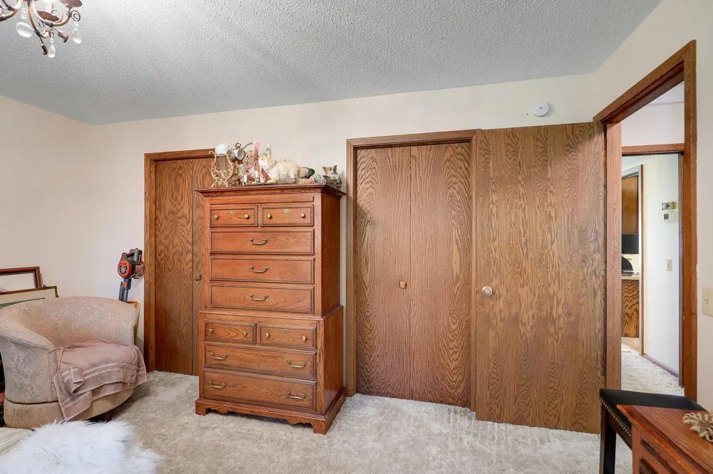 9702 Utica Road Bloomington, MN 55437