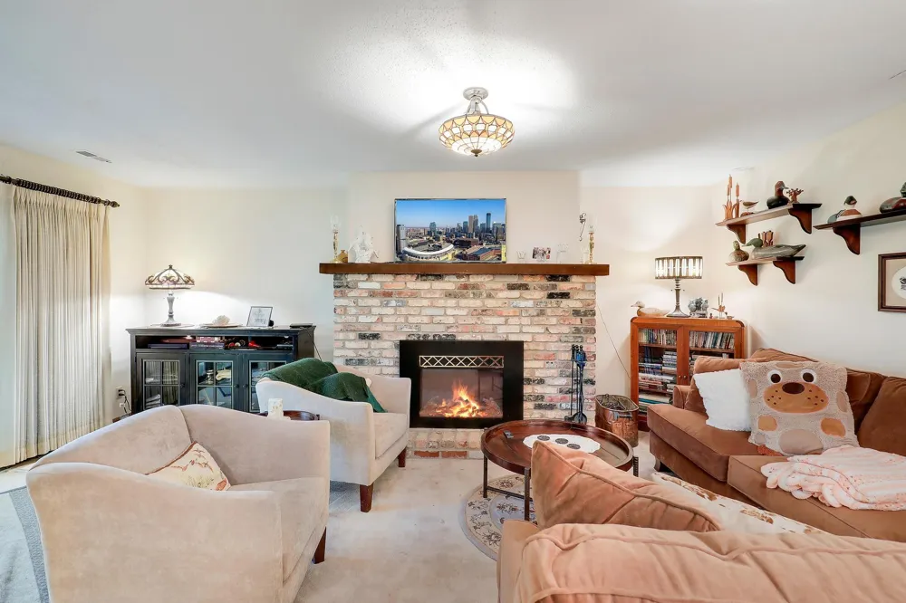 9702 Utica Road Bloomington, MN 55437