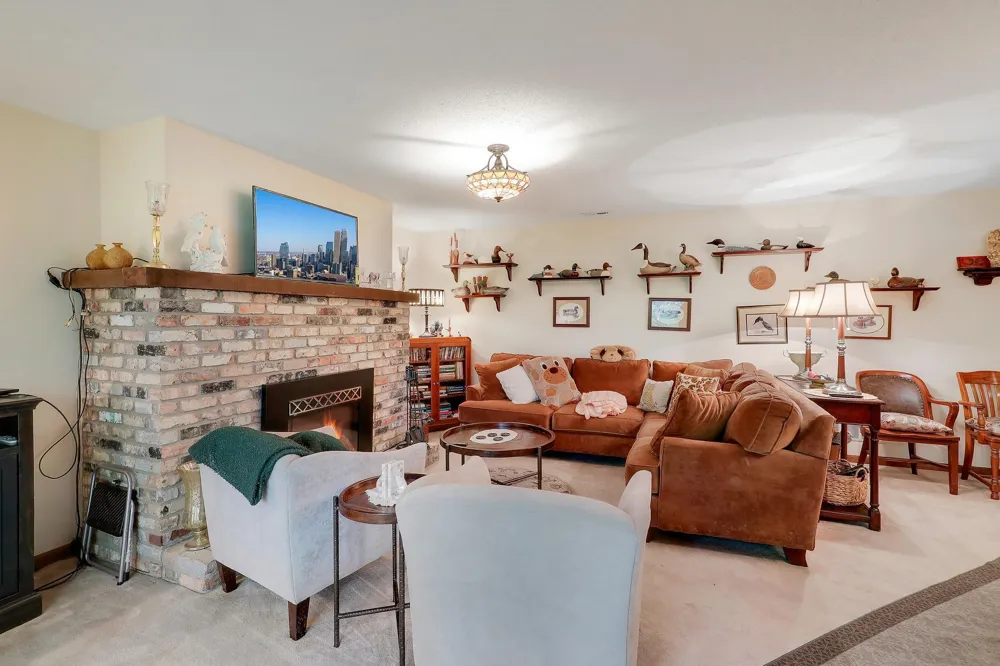 9702 Utica Road Bloomington, MN 55437