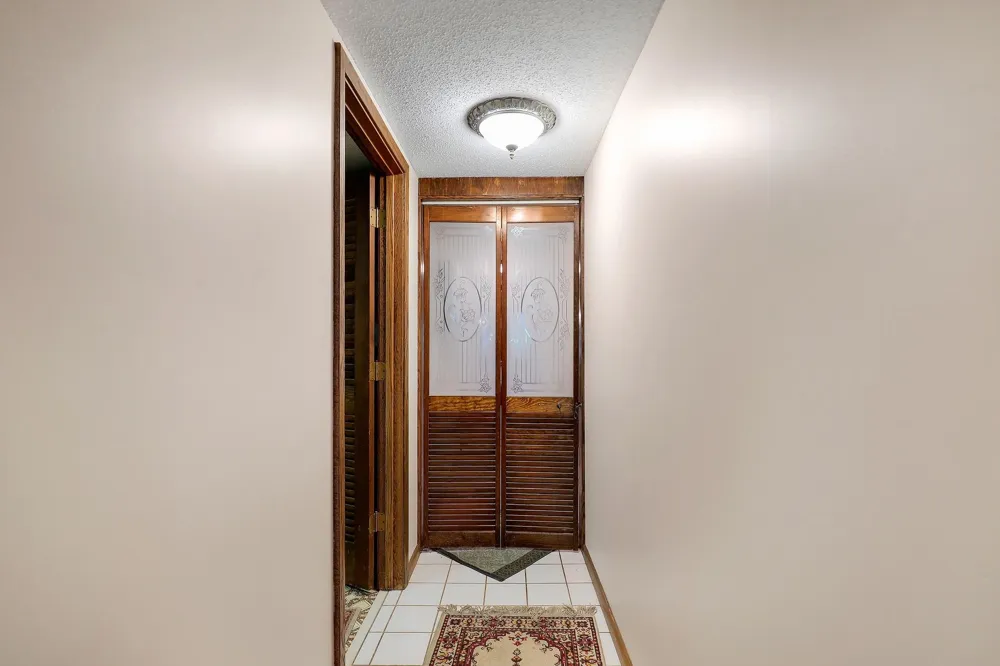 9702 Utica Road Bloomington, MN 55437