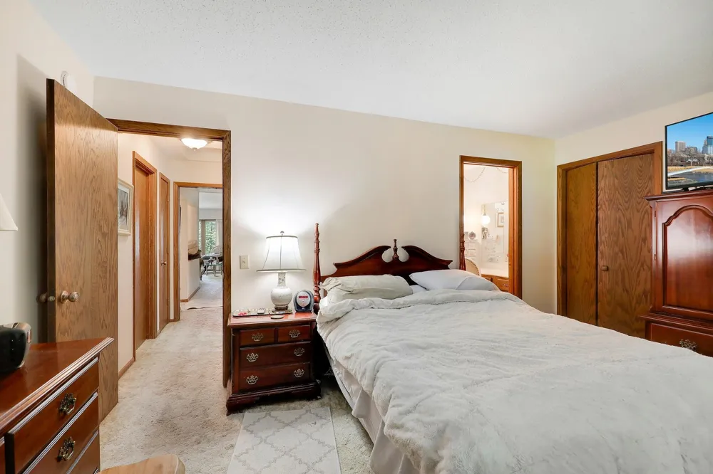 9702 Utica Road Bloomington, MN 55437