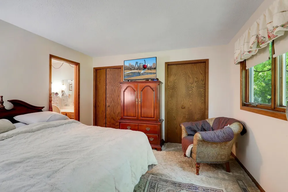 9702 Utica Road Bloomington, MN 55437