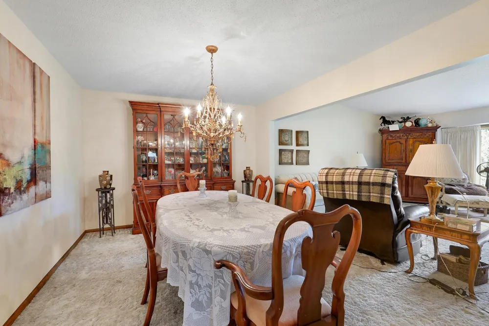 9702 Utica Road Bloomington, MN 55437