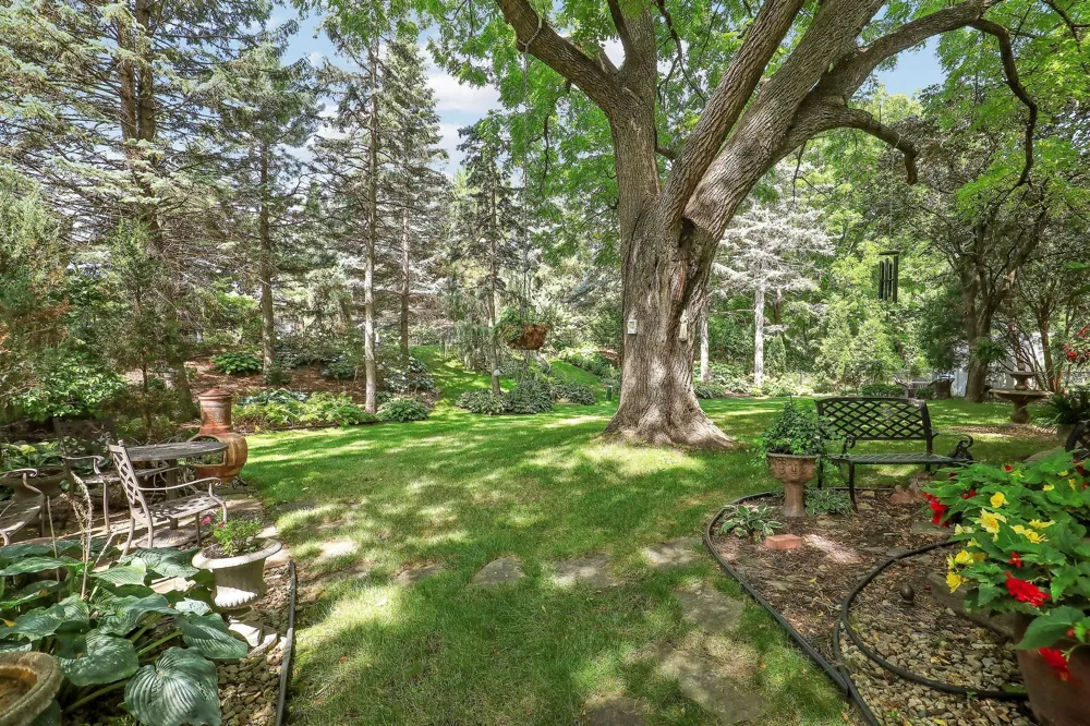 9700 Utica Road Bloomington, MN 55437