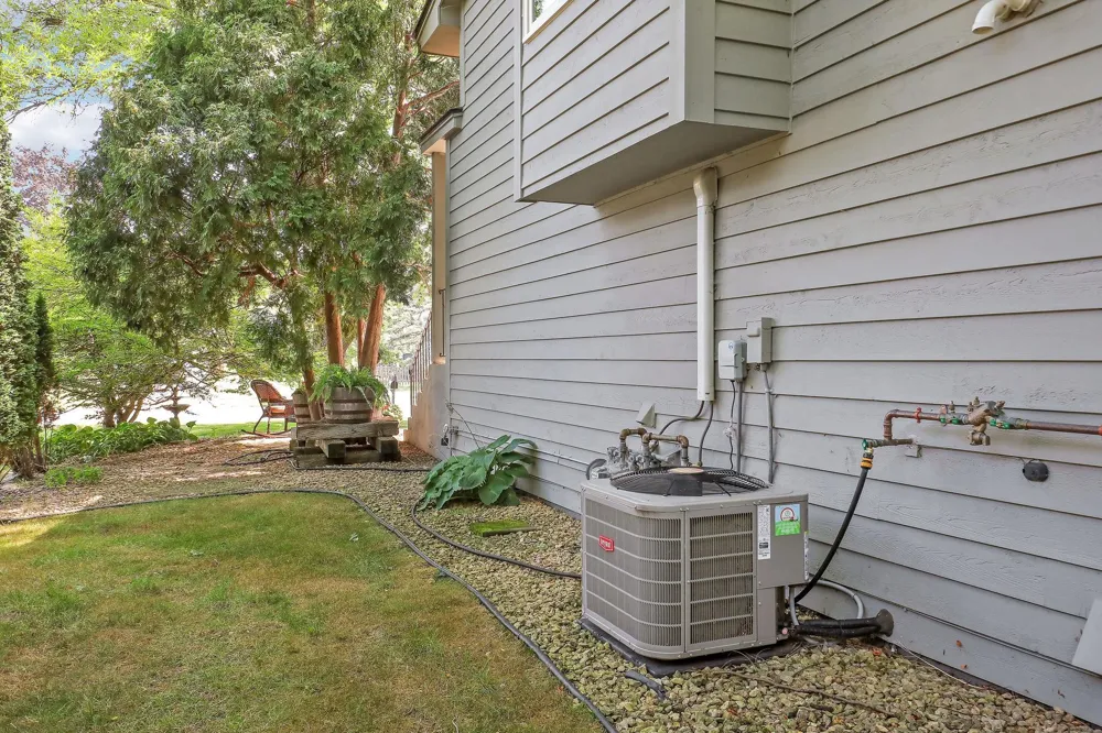 9700 Utica Road Bloomington, MN 55437
