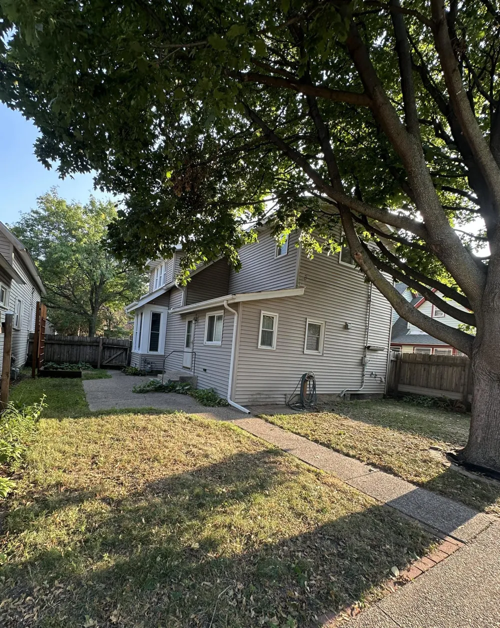 823 Juno Avenue Saint Paul, MN 55102
