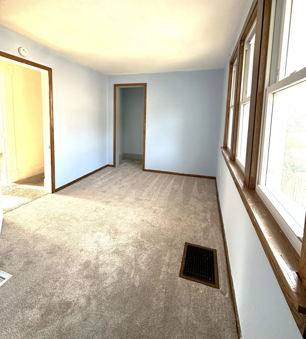823 Juno Avenue Saint Paul, MN 55102
