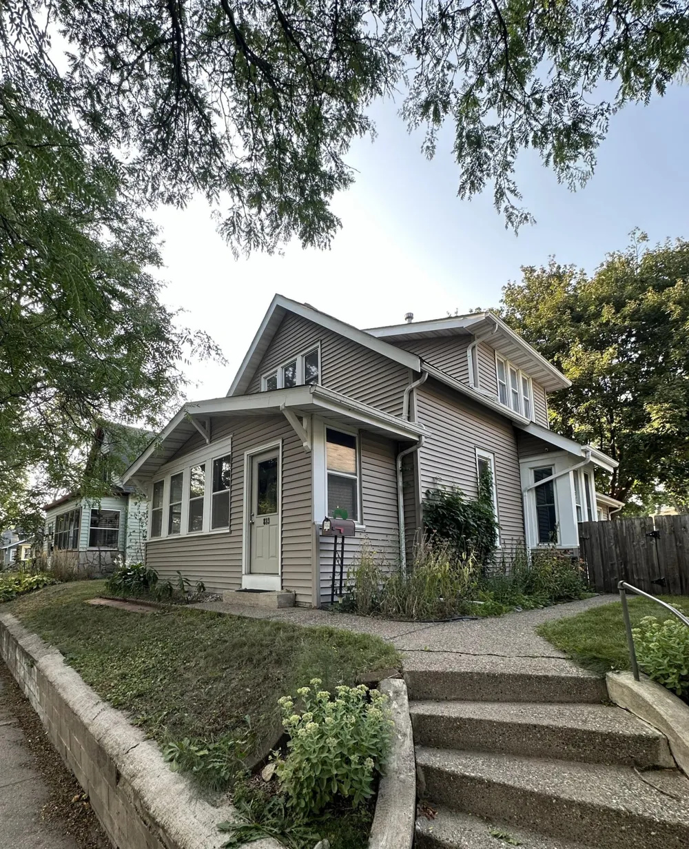 823 Juno Avenue Saint Paul, MN 55102