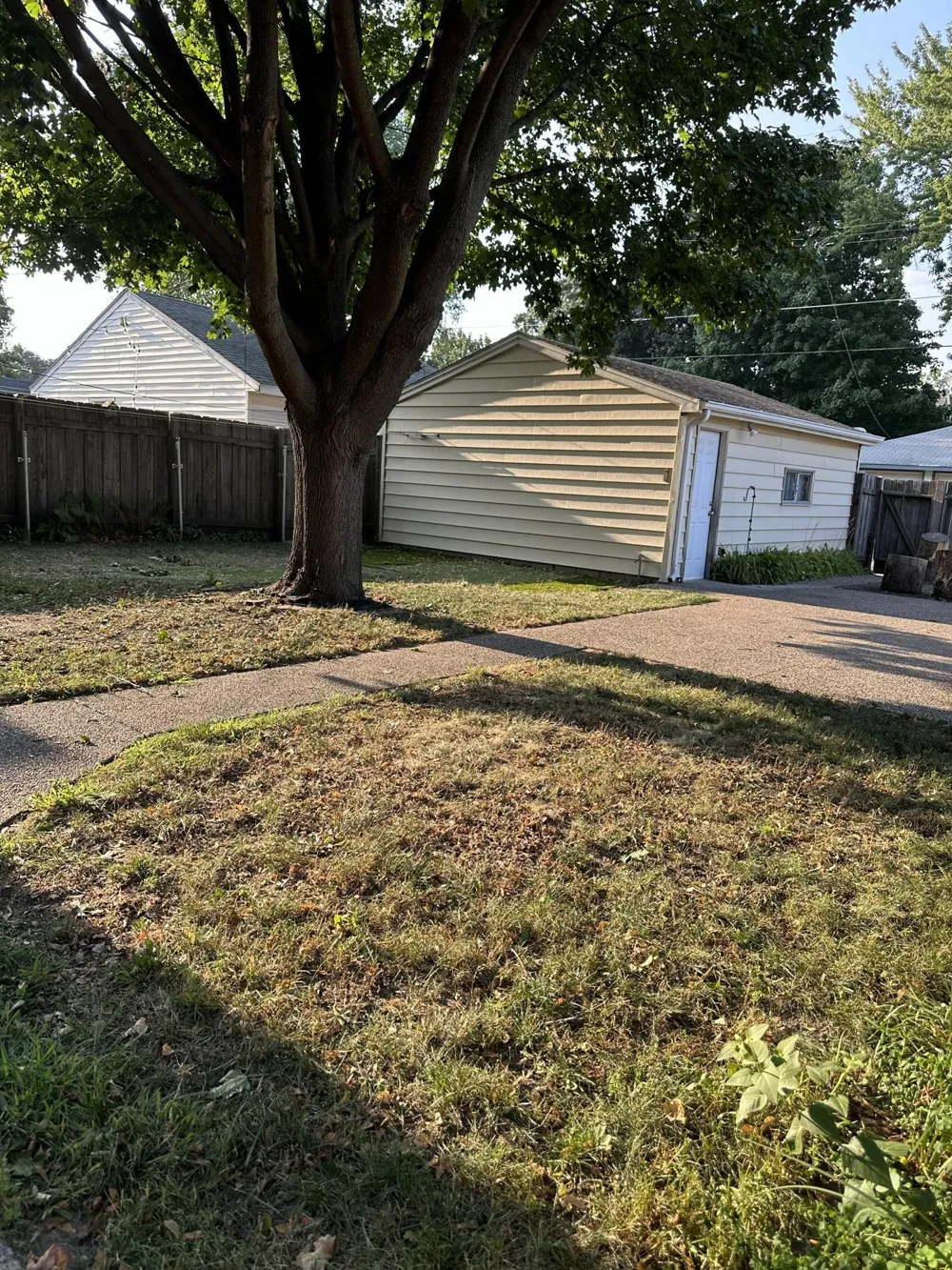 823 Juno Avenue Saint Paul, MN 55102