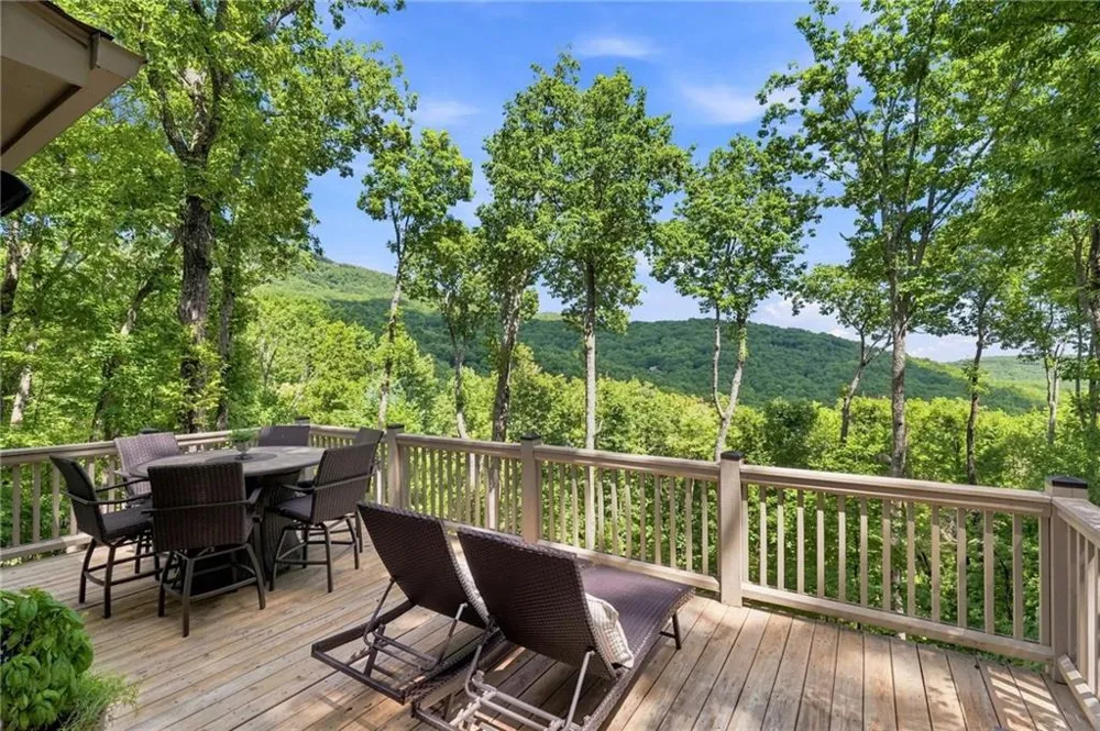 1458 Valley View Drive Big Canoe, GA 30143
