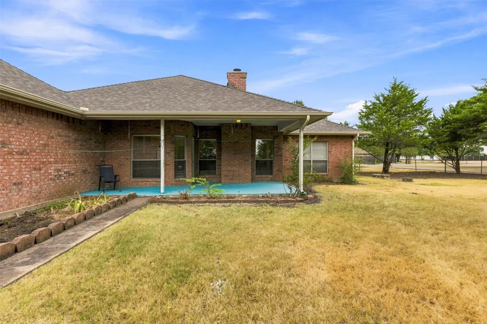 611 Dancer Lane Lancaster, TX 75146