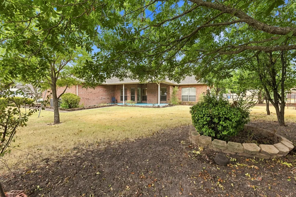 611 Dancer Lane Lancaster, TX 75146
