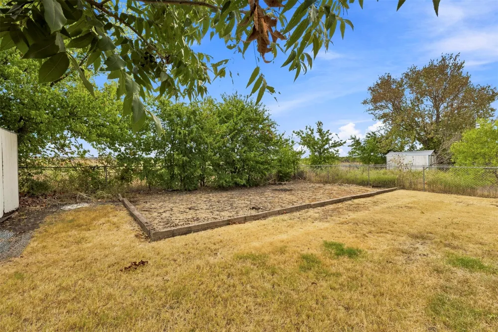 611 Dancer Lane Lancaster, TX 75146