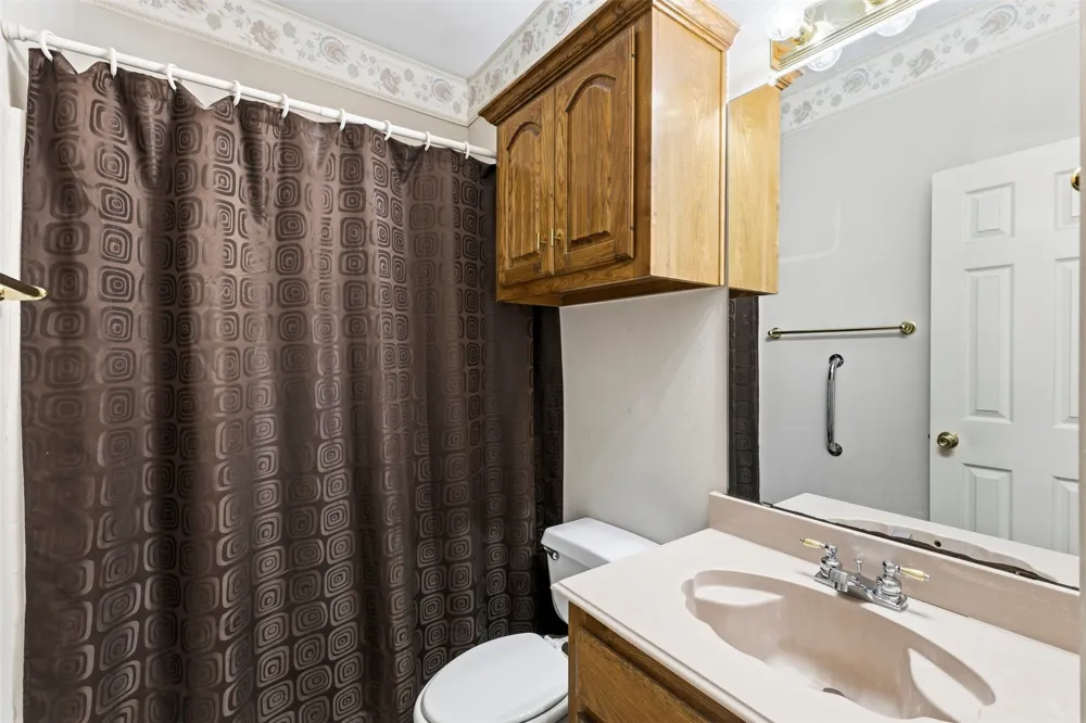 611 Dancer Lane Lancaster, TX 75146