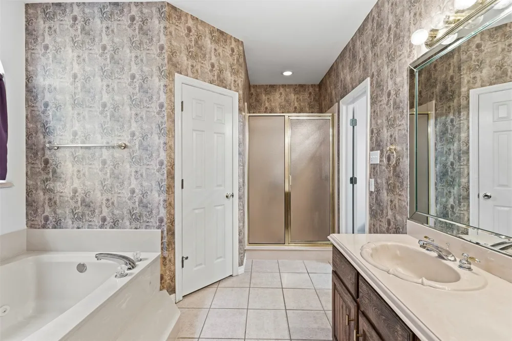 611 Dancer Lane Lancaster, TX 75146