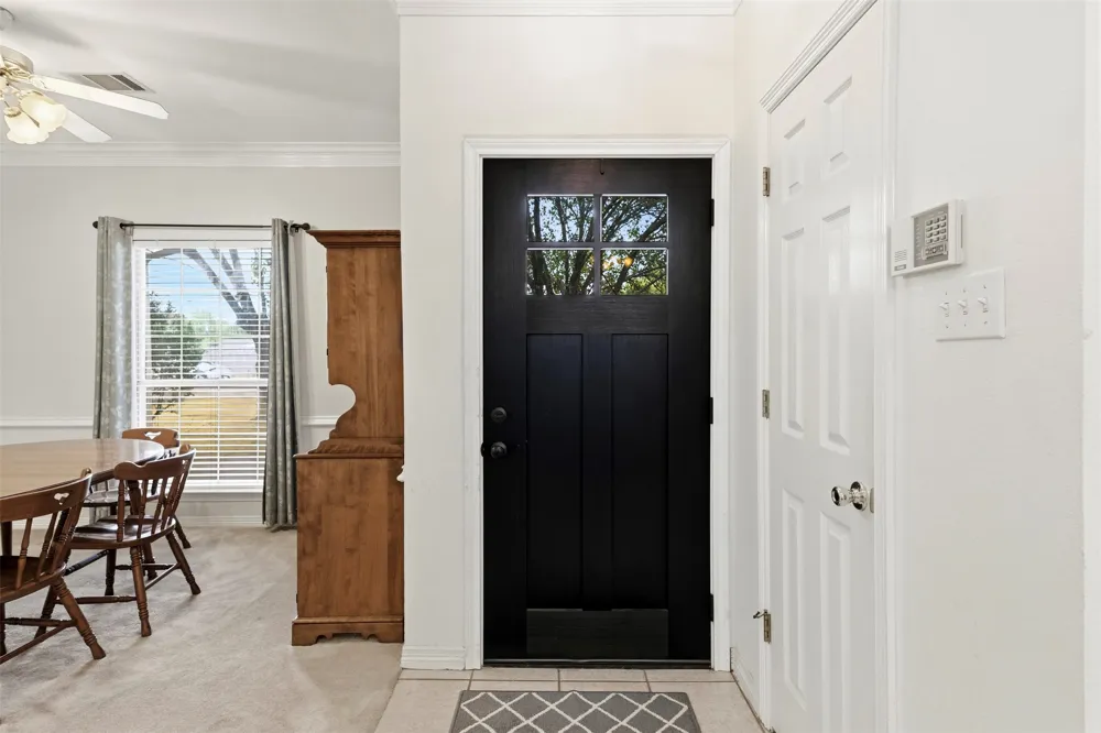 611 Dancer Lane Lancaster, TX 75146