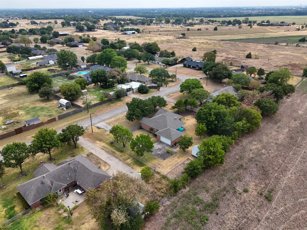 611 Dancer Lane Lancaster, TX 75146
