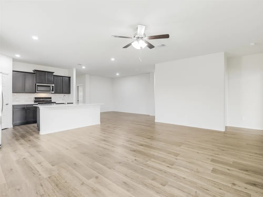 9812 Autumn Leaves Lane Aubrey, TX 76227