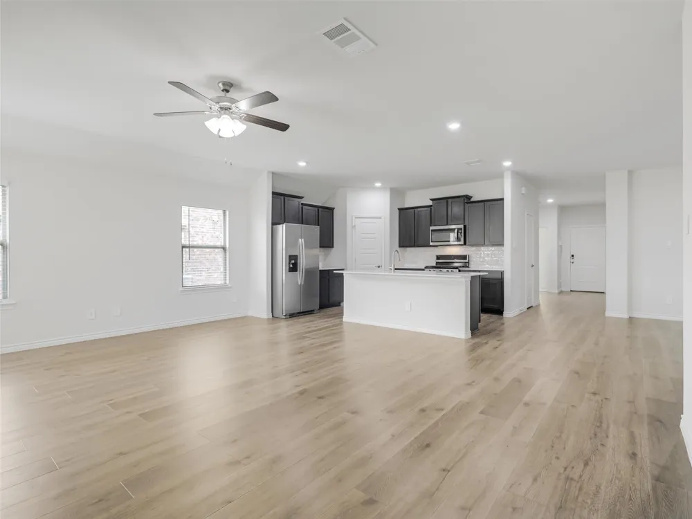 9812 Autumn Leaves Lane Aubrey, TX 76227