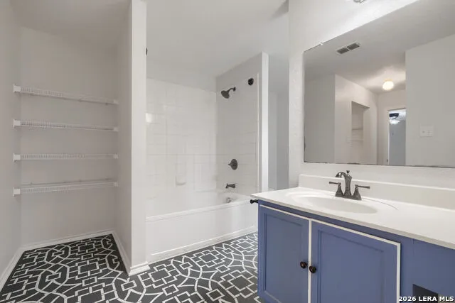 249 Hinge Cibolo, TX 78108