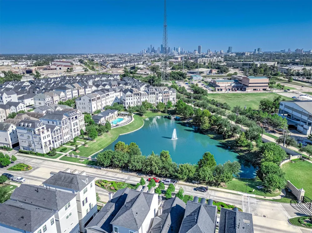 3102 Somerset Levens Lane Houston, TX 77055