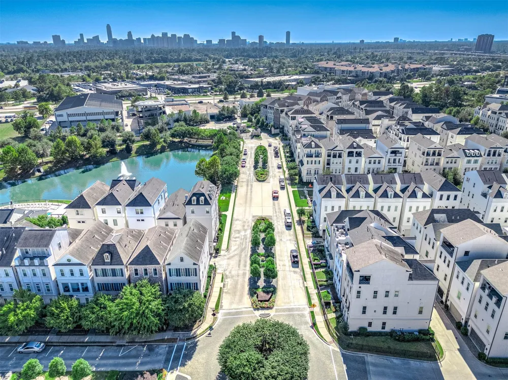 3102 Somerset Levens Lane Houston, TX 77055