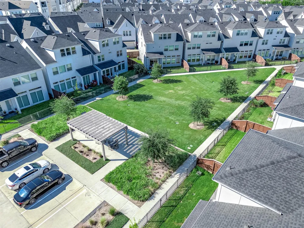 3102 Somerset Levens Lane Houston, TX 77055