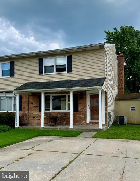 111 BREAKWATER COURT