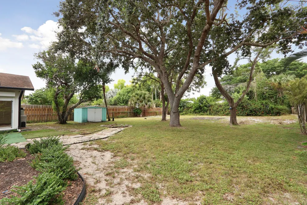 8340 SE CAMELLIA DRIVE Hobe Sound, FL 33455