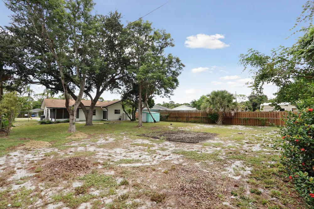 8340 SE CAMELLIA DRIVE Hobe Sound, FL 33455
