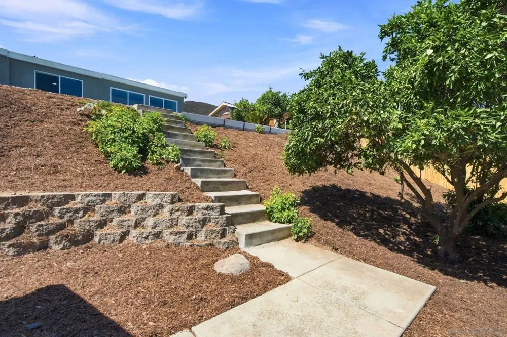 7918 Linen Dr Santee, CA 92071