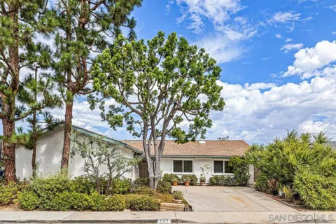 647 Windsor Circle