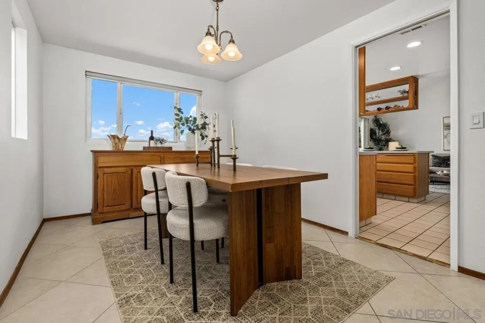 647 Windsor Circle Chula Vista, CA 91910
