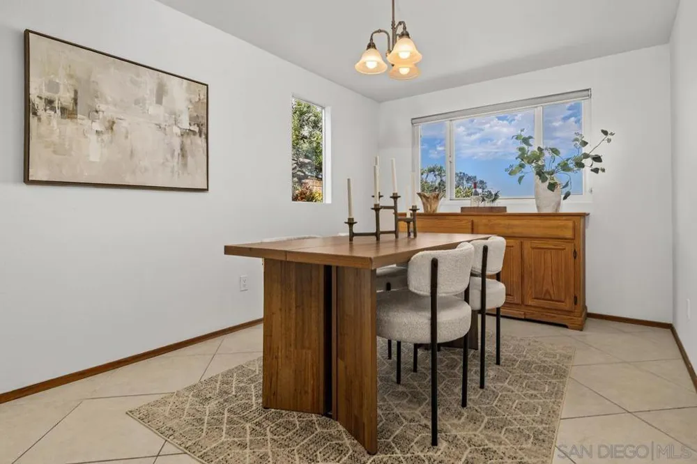 647 Windsor Circle Chula Vista, CA 91910