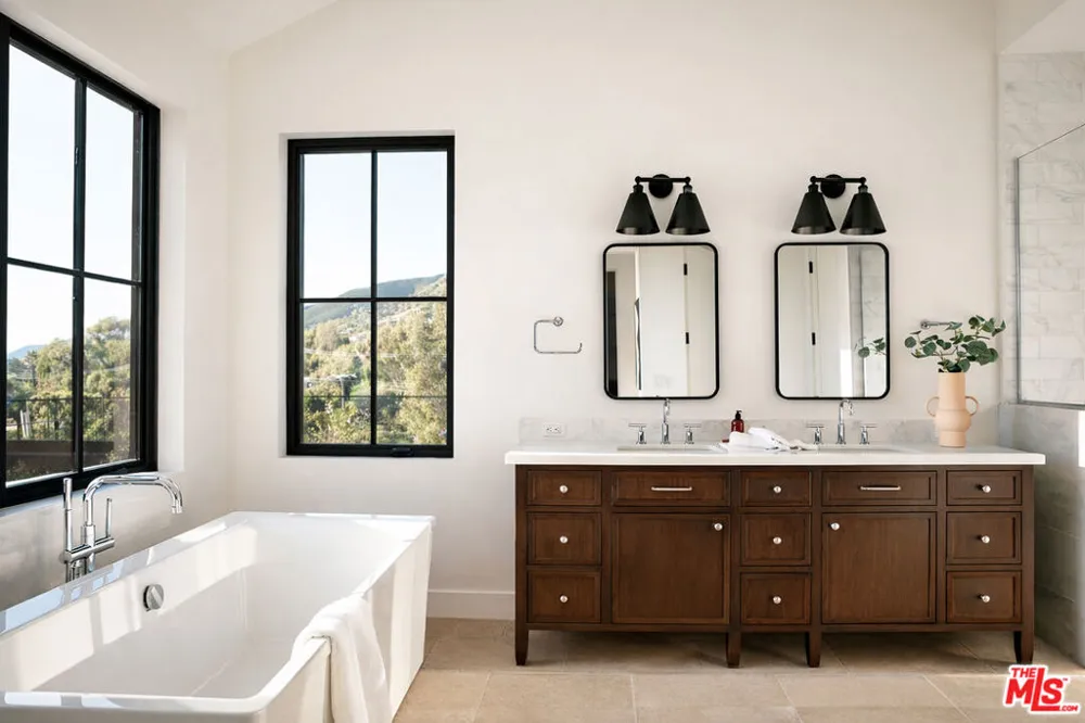 29623 Harvester Road Malibu, CA 90265