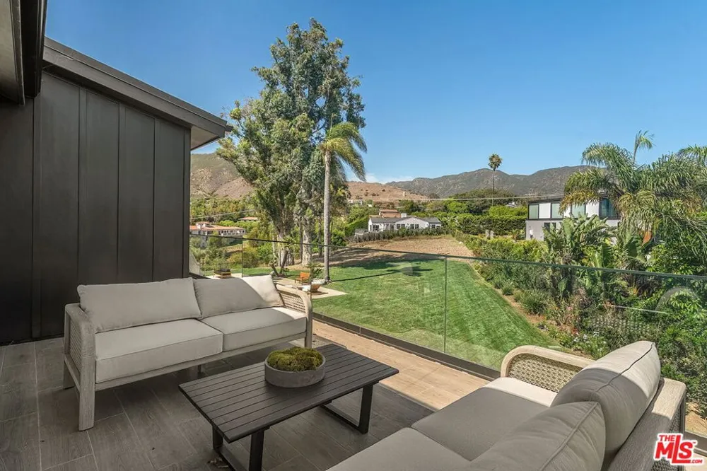 29623 Harvester Road Malibu, CA 90265