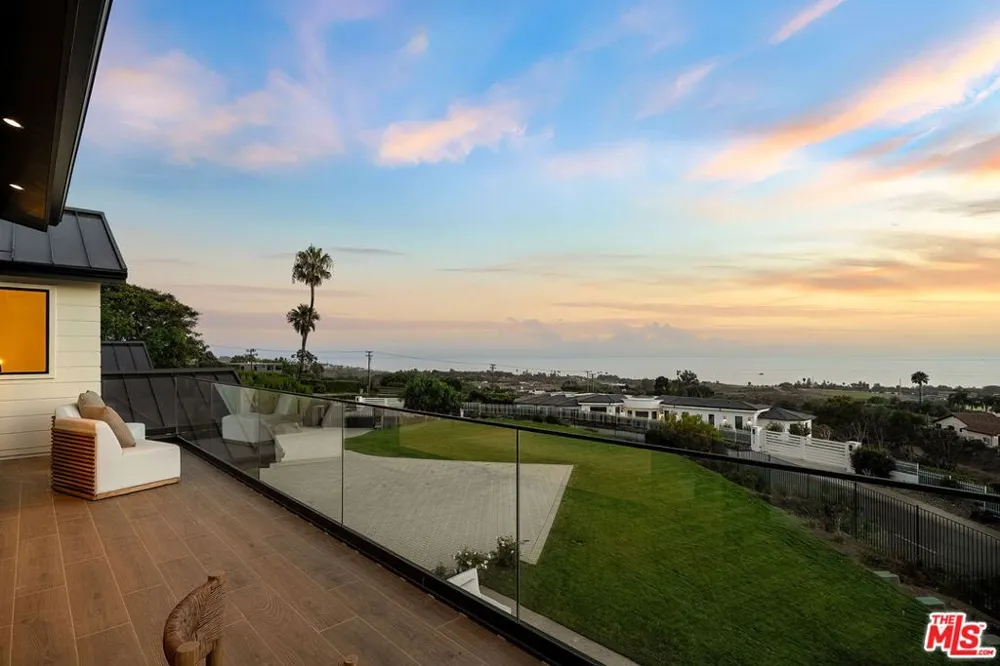 29623 Harvester Road Malibu, CA 90265