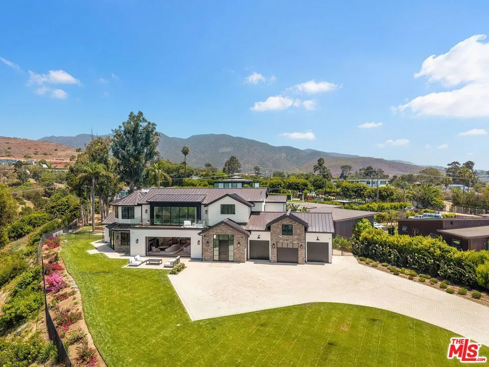 29623 Harvester Road Malibu, CA 90265