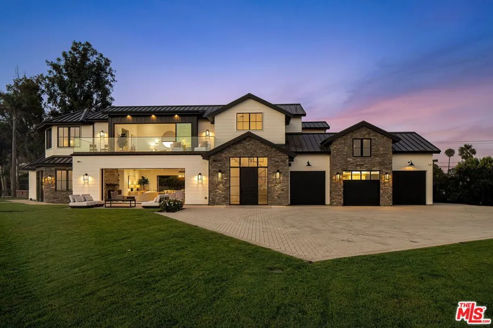 29623 Harvester Road Malibu, CA 90265