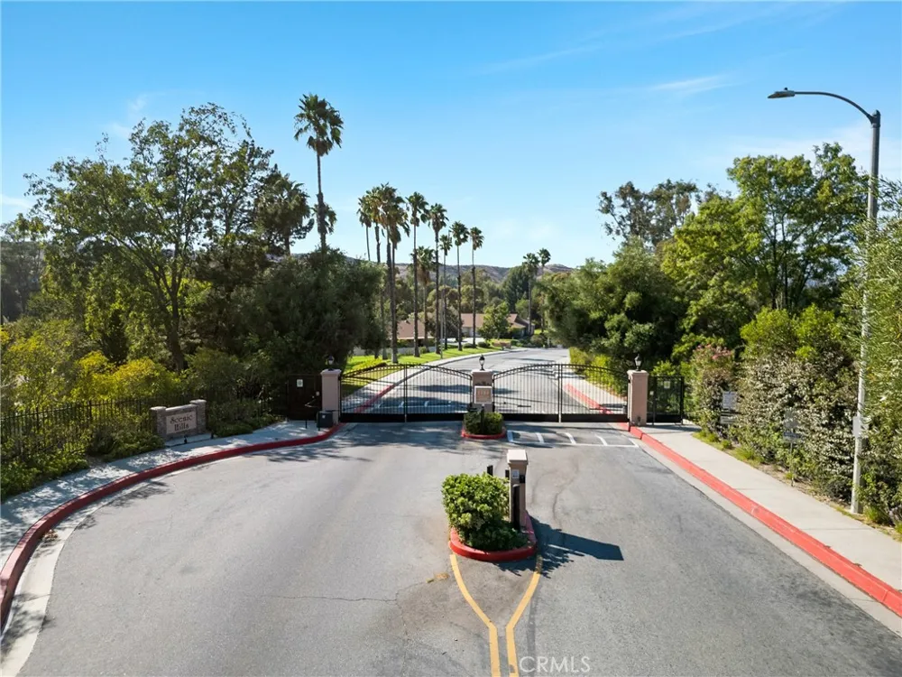 20061 Avenue Of The Oaks Newhall, CA 91321
