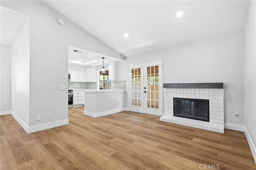 20061 Avenue Of The Oaks Newhall, CA 91321