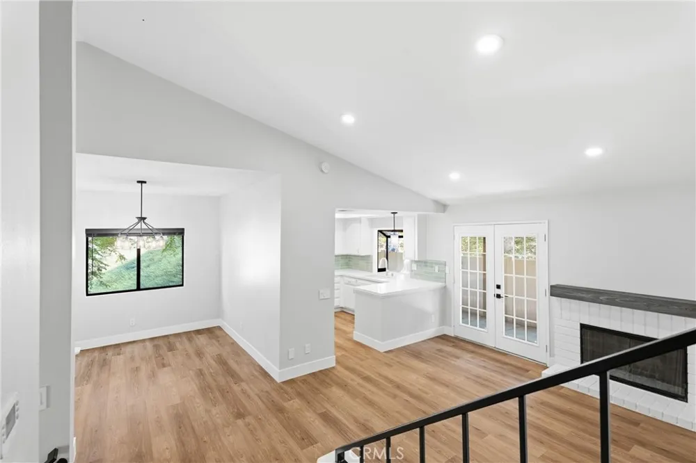 20061 Avenue Of The Oaks Newhall, CA 91321