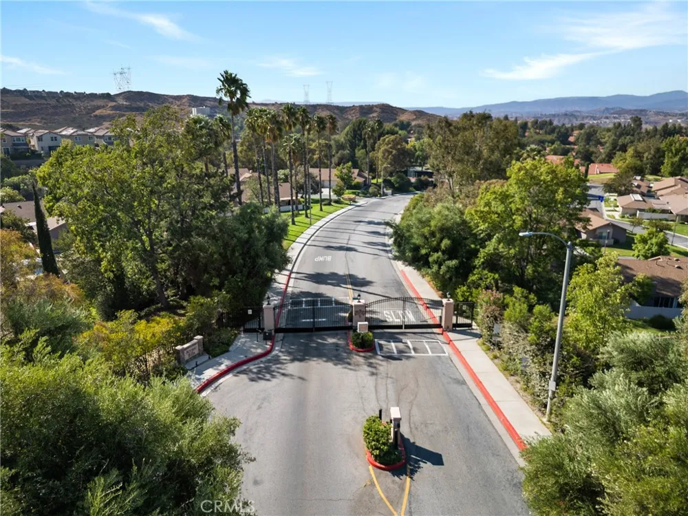 20061 Avenue Of The Oaks Newhall, CA 91321
