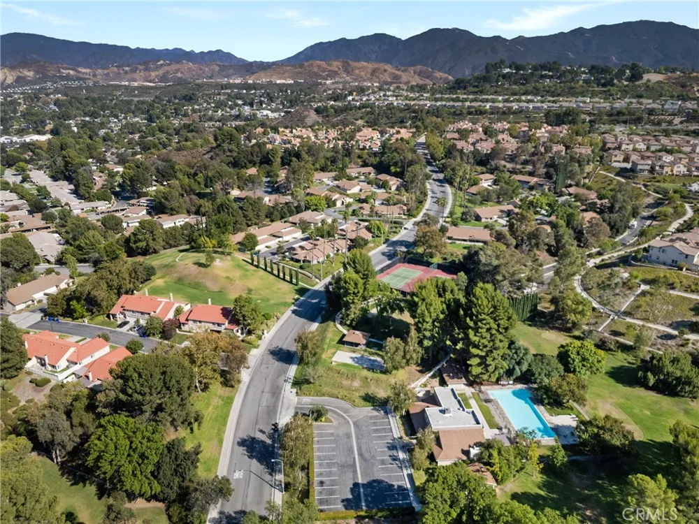 20061 Avenue Of The Oaks Newhall, CA 91321