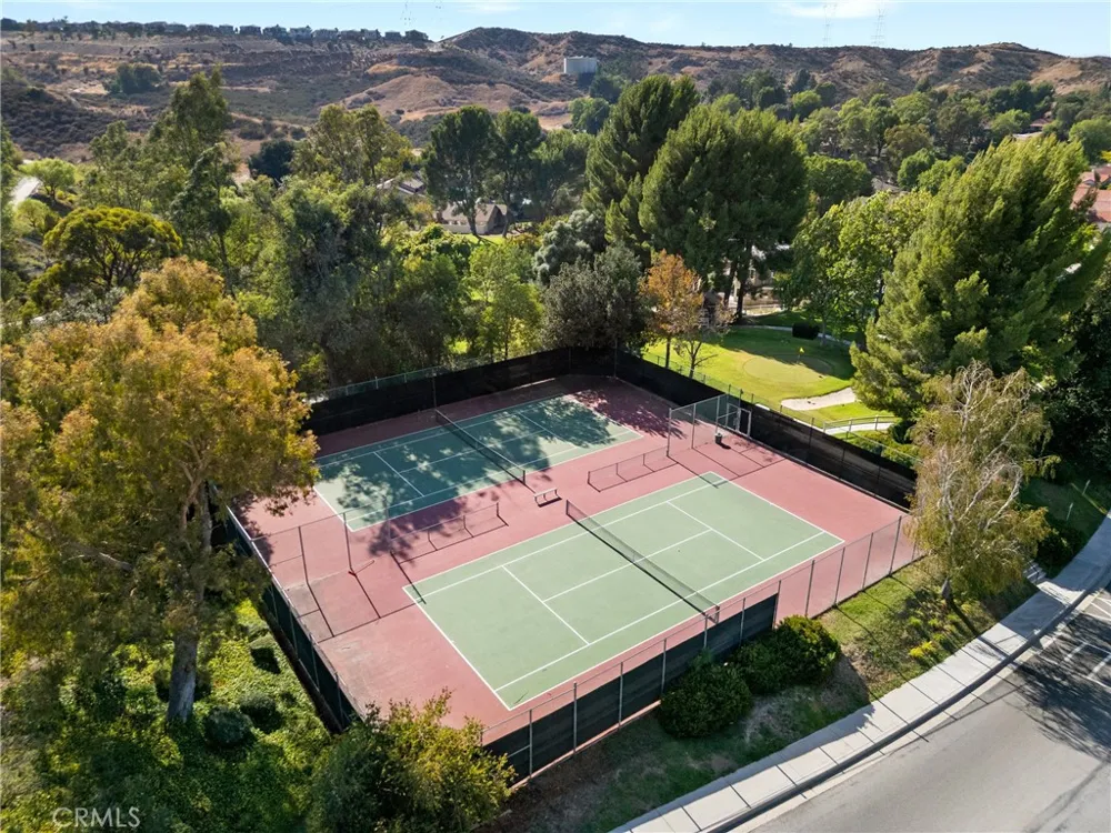 20061 Avenue Of The Oaks Newhall, CA 91321