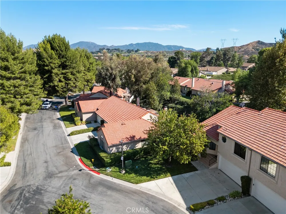 20061 Avenue Of The Oaks Newhall, CA 91321