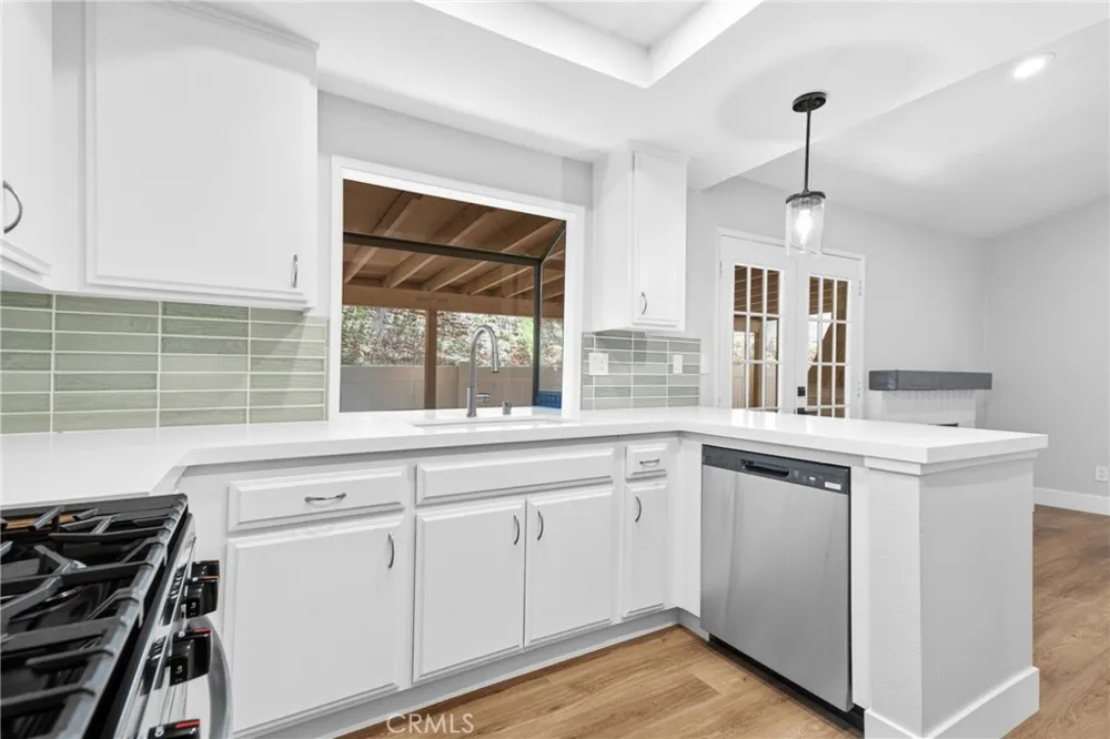 20061 Avenue Of The Oaks Newhall, CA 91321