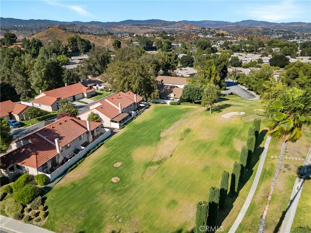 20061 Avenue Of The Oaks Newhall, CA 91321