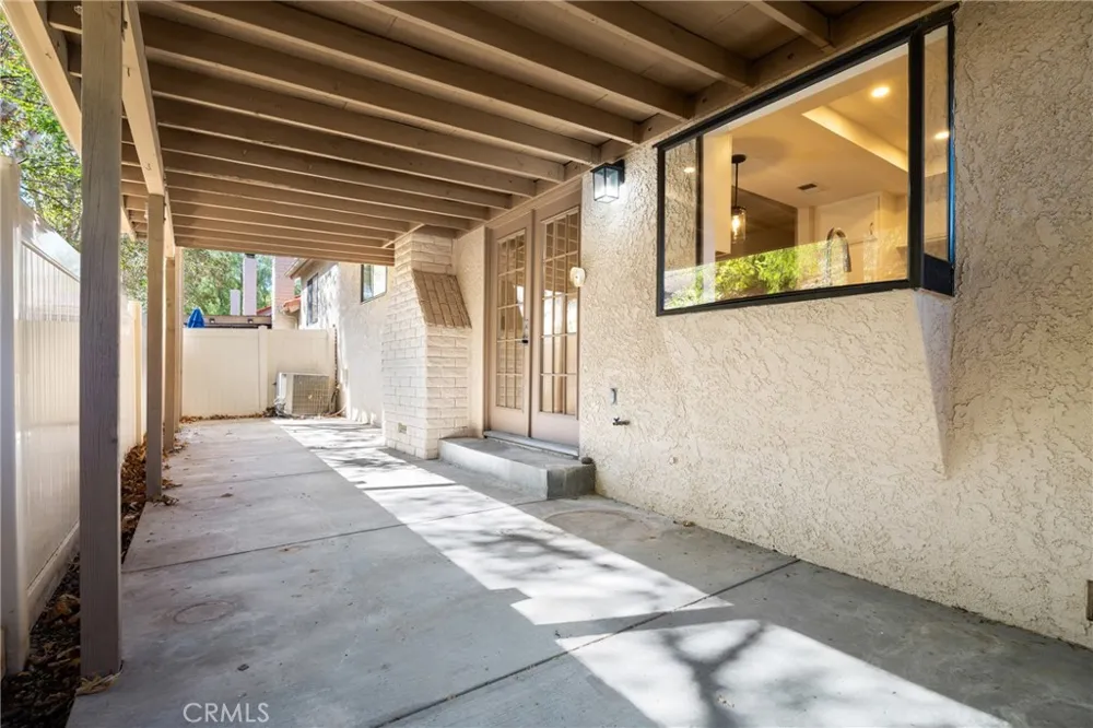 20061 Avenue Of The Oaks Newhall, CA 91321