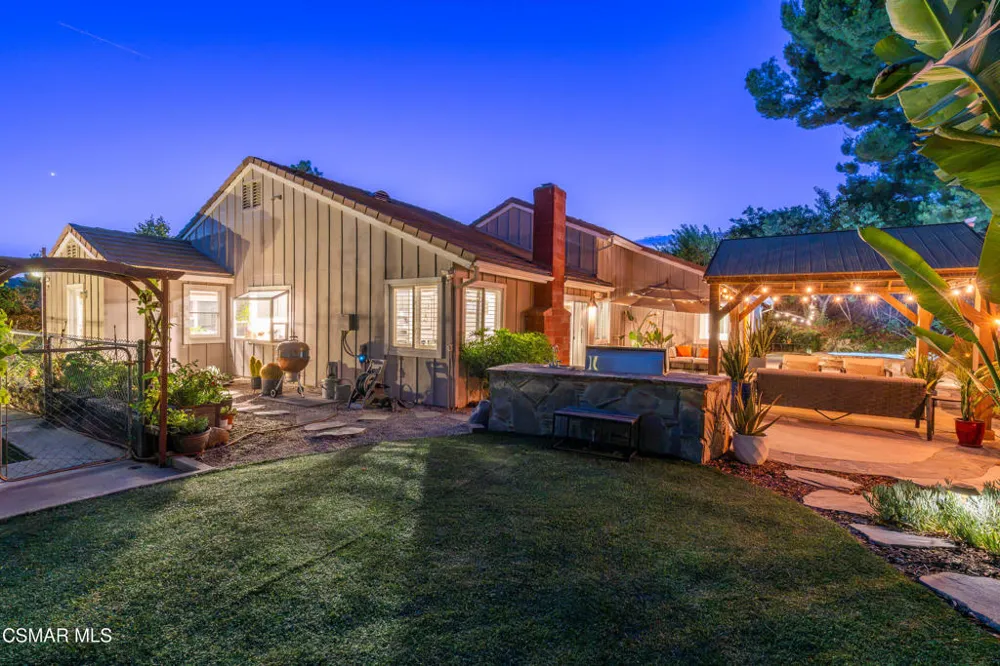 2085 Casual Court Simi Valley, CA 93065